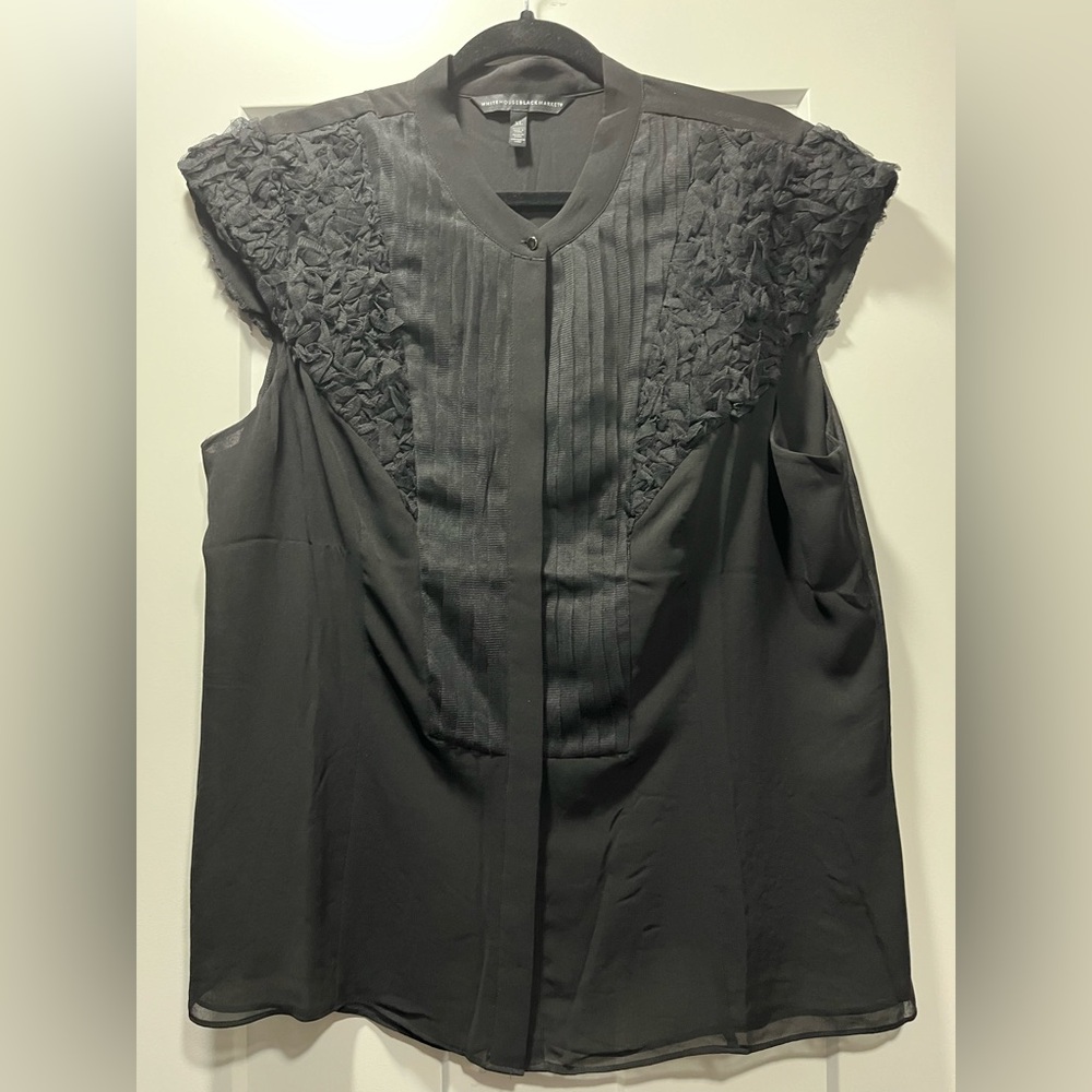 NWOT. White House Black Market Sleeveless “Tuxedo” Top w/ Ruffled Detail. XL.